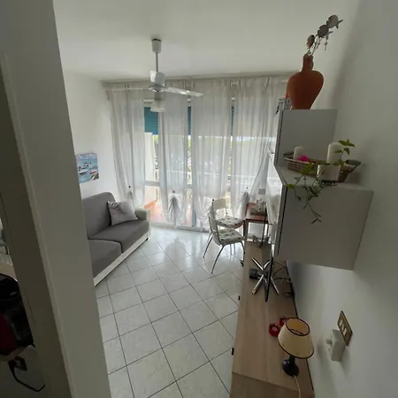公寓 La Casina Di Cice 福洛尼卡